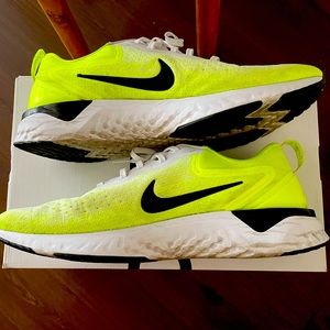 Nike Odyssey React 'Volt White' Sneakers